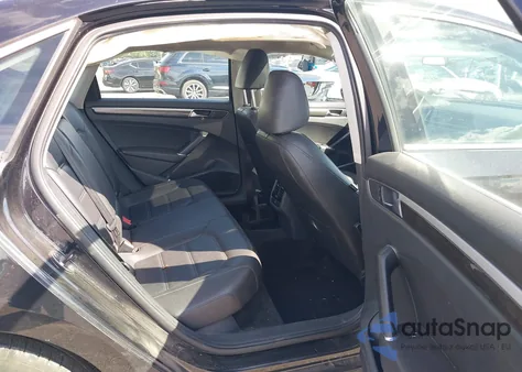 2017 Volkswagen Passat 1.8T Se z USA, uszkodzony, nr VIN 1VWBT7A34HC025671